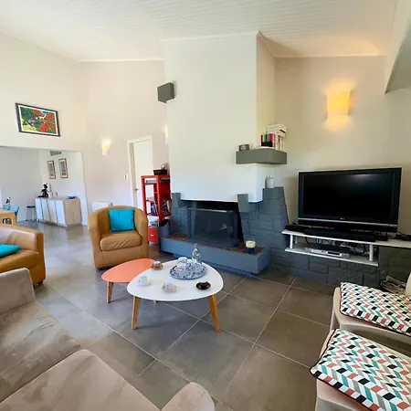 Holiday home Maison Renovee 8-10 Pers Avec Jardin Clos, Proche Et Foret, Wifi, Stationnement Inclus - Fr-1-323-375