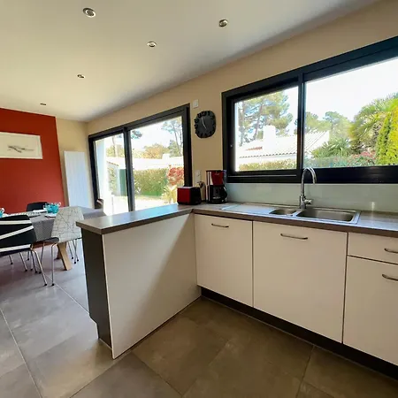 Casa de Férias Superbe Maison 4 Chambres, Proche Plage, Au Calme, Avec Wifi - Fr-1-323-375 *