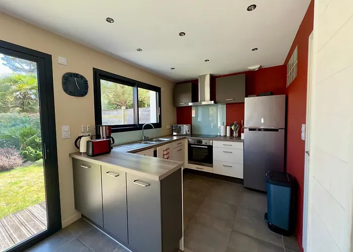 Superbe Maison 4 Chambres, Proche Plage, Au Calme, Avec Wifi - Fr-1-323-375 *