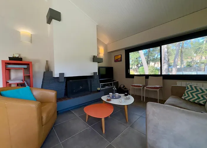 Superbe Maison 4 Chambres, Proche Plage, Au Calme, Avec Wifi - Fr-1-323-375